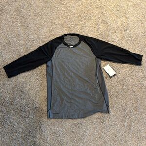 Nike Baseball Men’s Medium 3/4 Sleeve Shirt.  NWT